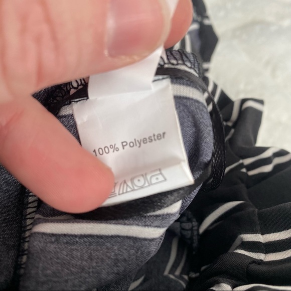 SHEIN Paper Bag Black and White Pinstripe Shorts w/Drawstring Women’s Si… - Picture 7 of 7